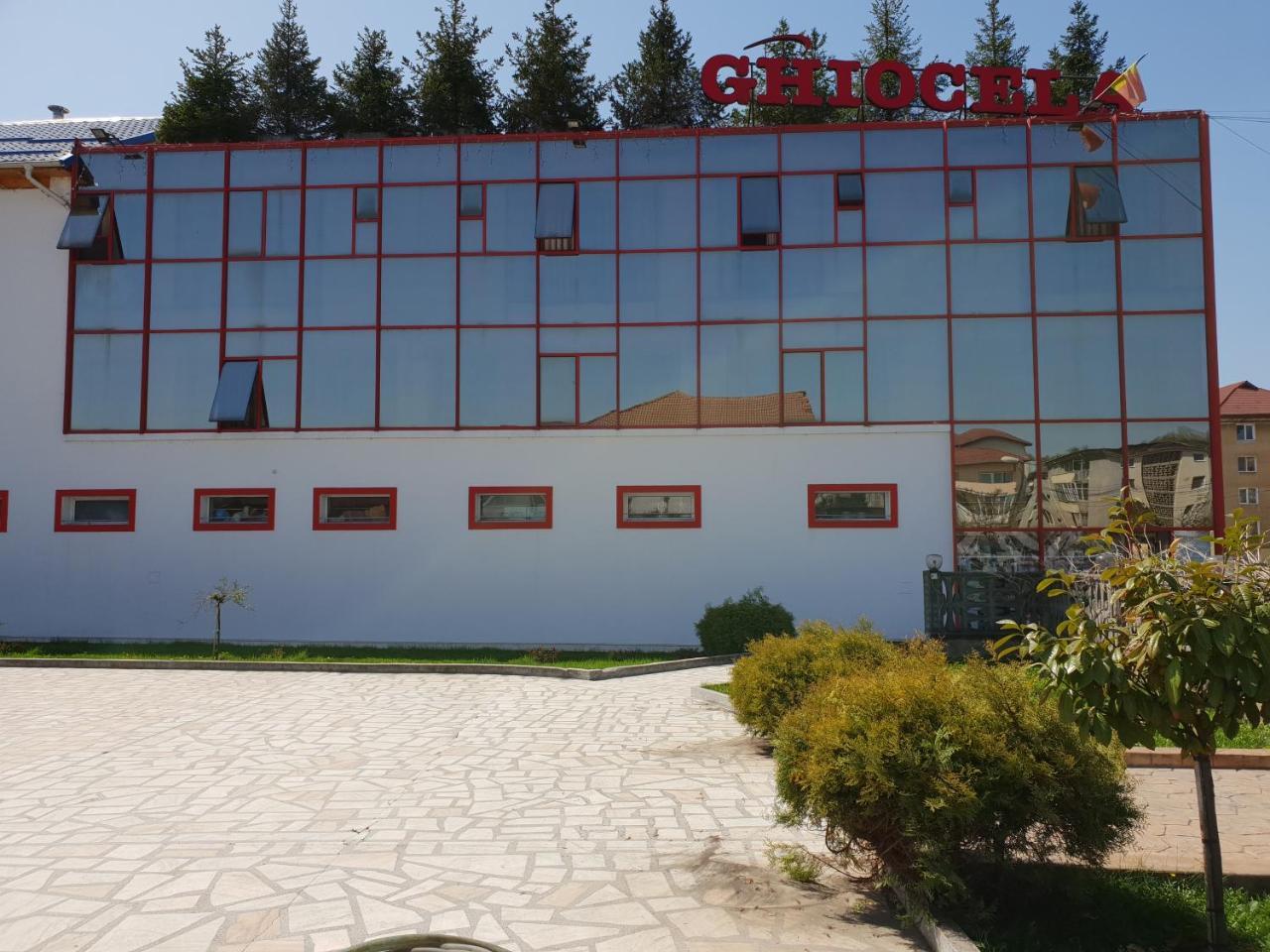 Pensiunea Ghiocela Motru Екстериор снимка